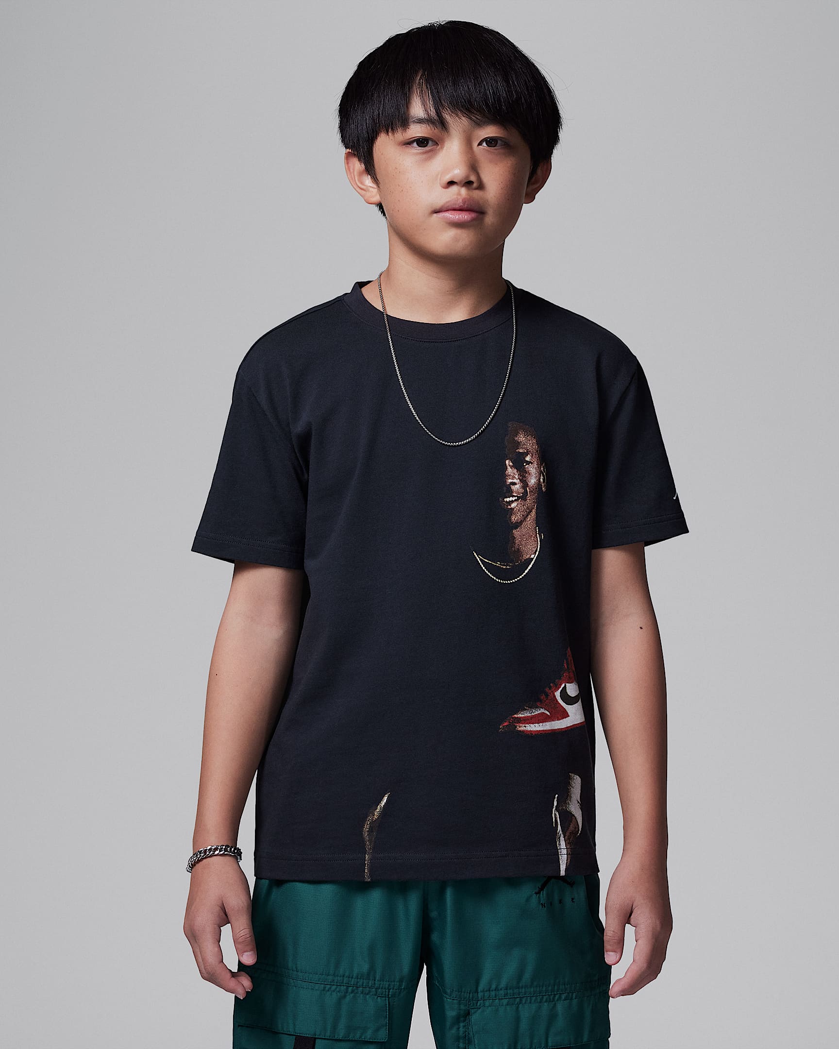 Ado ×ジョージアコラボ 等身大スタンディングパネル超希少品 ※追記あり